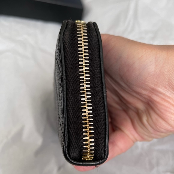 Chanel Caviar Leather Wallet - Picture 5 of 9